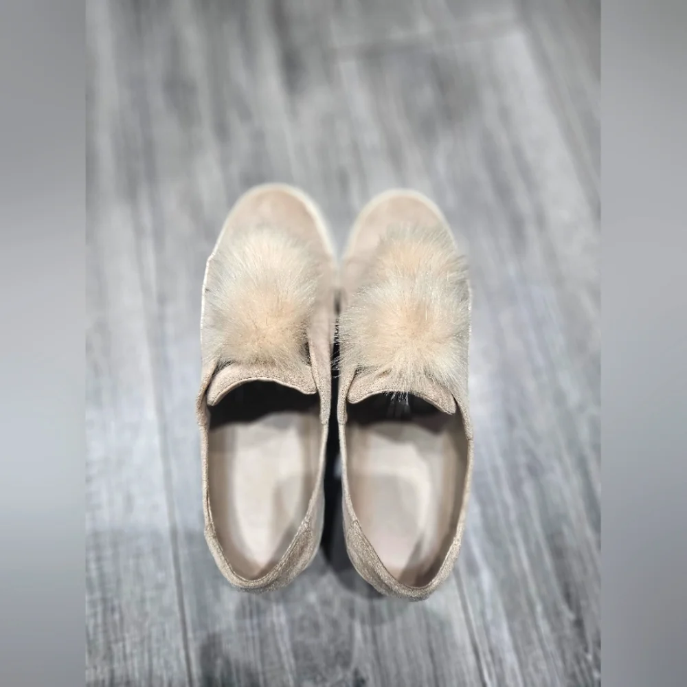 ๐ Candies womens puff ball neautral tan faux suede slip on sneakers size 10 - Picture 4 of 8